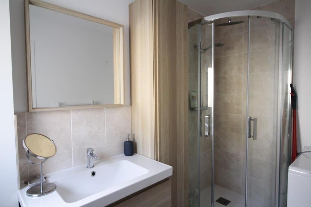 Appartement Avec Terrasse Privee, Plage A Pied Saint-Aubin-Sur-Mer  Eksteriør billede